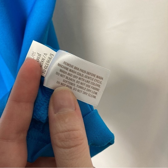 Old Navy Active Top w/ Built-In Shelf Bra Bright Blue Size Small - Picture 5 of 6